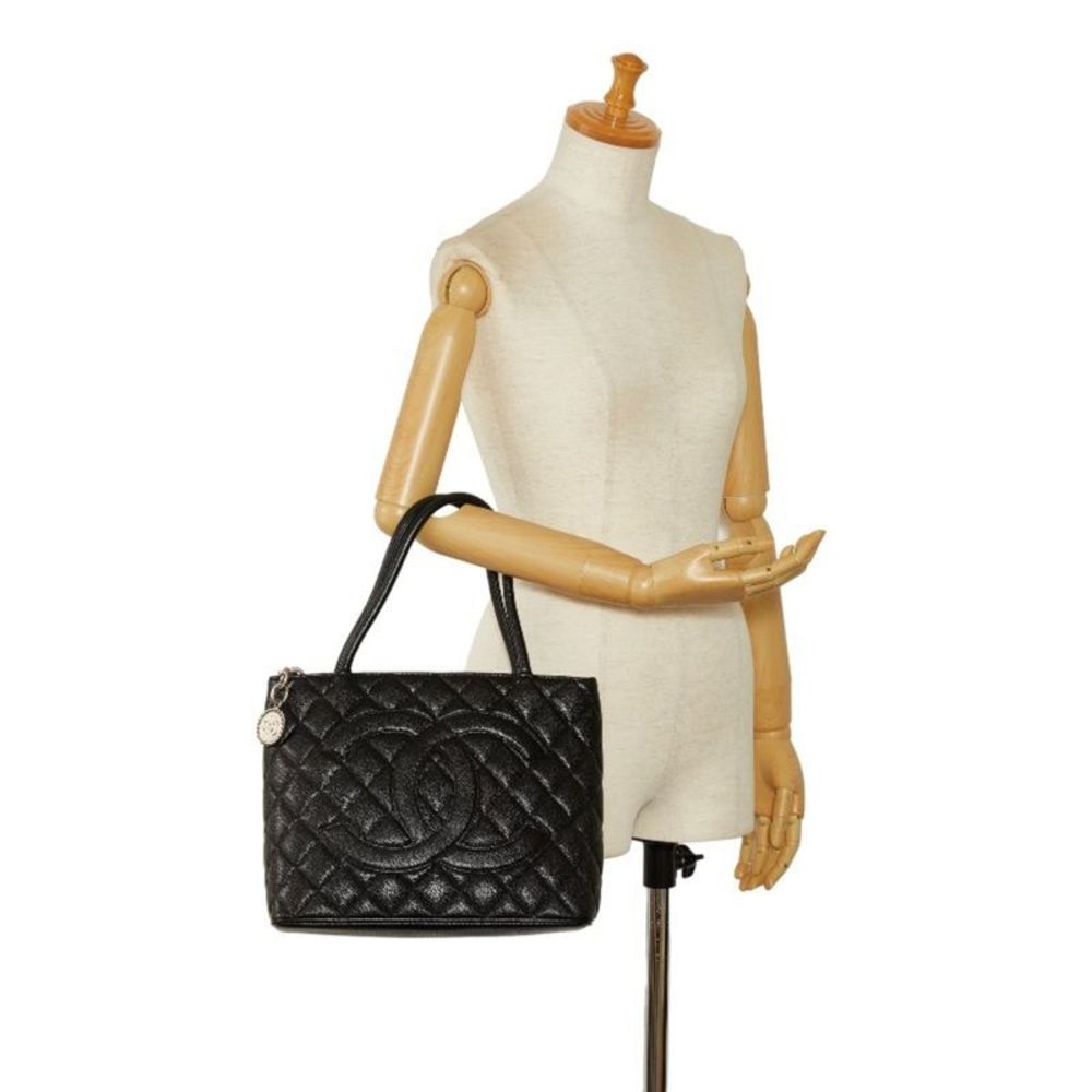 Chanel Medaillon Black Leather Tote Bag (Pre-Owned) - Picture 8 of 10